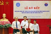 Phó tổng giám đốc Bảo hiểm xã hội Việt Nam 
 Phạm Lương Sơn và Thứ trưởng Bộ Y tế Lê Quang Cường ký và bàn giao biên bản 