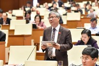 Đại biểu Nguyễn Anh Trí (đoàn Hà Nội) đồng ý cấm kinh doanh thuốc lá điện tử, thuốc lá nung nóng