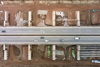 Công trường nhộn nhịp tại hai cây cầu trăm tỷ đi qua mặt hồ Linh Đàm