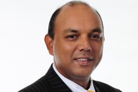 Ông Indren Naidoo