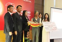 Prudential chi trả hơn 2 tỷ quyền lợi bảo hiểm cho khách hàng ở Hà Nội và Bắc Giang