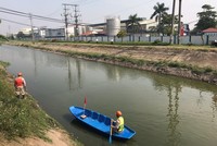 Làm sạch kênh tại Hưng Yên