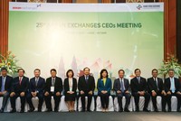 Nhiệm vụ chung của các sở giao dịch chứng khoán trong ASEAN là xây dựng thị trường vốn khu vực vững mạnh hơn thông qua tăng trưởng, sáng kiến, hợp tác và nắm bắt tính đa dạng của các thị trường nội khối. Trong ảnh: lãnh đạo các sở giao dịch chứng khoán và công ty chứng khoán ASEAN hội tụ tại Hà Nội, tháng 10/2016  