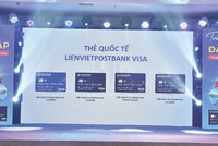 Ông Nguyễn Bá Tuyến giới thiệu sản phẩm Thẻ quốc tế LienVietPostBank Visa