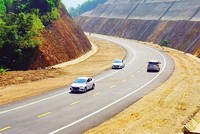 Dự án cao tốc Bắc - Nam phía Đông đoạn Cam Lộ - La Sơn. Ảnh: A.M