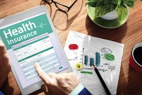 Ngoài chức năng bảo vệ, bảo hiểm nhân thọ còn có thể sinh lời. Ảnh: Sutterstock