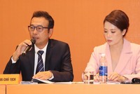 Ông Đoàn Hồng Việt và bà Tô Hồng Trang tại Đại hội đồng cổ đông thường niên năm 2021 của Digiworld (Ảnh: Hồng Phúc). 