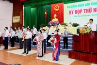 Chủ tịch UBND tỉnh Đồng Tháp Phạm Thiện Nghĩa, các Phó chủ tịch và uỷ viên UBND ra mắt đại biểu HĐND nhiệm kỳ mới. Nguồn ảnh: Cổng thông tin điện tử Đồng Tháp