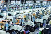 Nhiều điều kiện kinh doanh can thiệp quá mức vào hoạt động sản xuất, kinh doanh của doanh nghiệp đã được bãi bỏ hoặc đơn giản hóa Ảnh: Đ.T