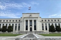 Quang cảnh bên ngoài tòa nhà Cục dự trữ Liên bang Mỹ (Fed) ở Washington, DC. Ảnh: AFP/TTXVN