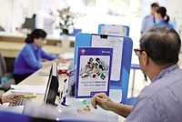 Doanh thu bán bảo hiểm của ngân hàng giảm mạnh sau cuộc khủng hoảng niềm tin trong ngành bảo hiểm. Ảnh: Đ.T