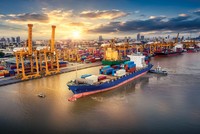 Vận tải biển đối mặt bài toán dư cung
