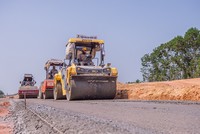 Dự kiến cuối năm 2025, Dự án cao tốc Quảng Ngãi – Hoài Nhơn sẽ thông toàn tuyến, rút ngắn tiến độ 7 tháng so với hợp đồng xây dựng.
