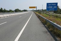 Một đoạn tuyến cao tốc Bến Lức - Long Thành chuẩn bị đưa vào khai thác.