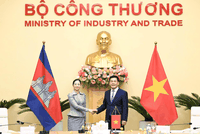 Sớm nâng thương mại song phương Việt Nam - Campuchia lên 20 tỷ USD