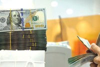 Lũy kế từ đầu năm, Chính phủ đã ký kết 4 thỏa thuận vay nước ngoài với tổng giá trị ký kết khoảng 417 triệu USD. Ảnh: Tiên Giang