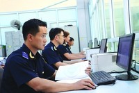 Cơ quan hải quan thường xuyên công bố thông tin các doanh nghiệp có nợ thuế quá hạn để thúc đẩy sự tuân thủ pháp luật của doanh nghiệp. (Ảnh tư liệu)
