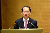 Chủ nhiệm Ủy ban Pháp luật và Tư pháp Hoàng Thanh Tùng trình bày báo cáo. 