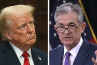 Tổng thống Mỹ Donald Trump (bìa trái) và Chủ tịch Cục Dự trữ Liên bang (Fed) Jerome Powell. Ảnh: AFP
