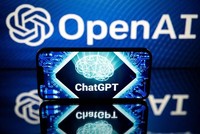 Các công ty công nghệ Mỹ đã rót hàng tỷ USD vào các dự án AI kể từ khi nền tảng ChatGPT ra mắt vào năm 2022. Ảnh: AFP