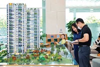 Khách hàng tham gia lễ mở bán dự án (Ảnh: Lê Toàn)
