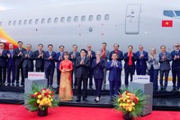 Lễ bàn giao tàu bay 737-8 đầu tiên giữa Boeing và Vietjet với sự chứng kiến của Chủ tịch nước Lương Cường tại Seattle, Hoa Kỳ