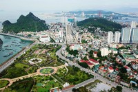 Xây dựng Quảng Ninh giàu mạnh, văn minh, hiện đại, hạnh phúc, trở thành thành phố trực thuộc Trung ương trước năm 2030. Ảnh: Hùng Sơn.