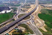 Tăng tốc giải ngân đầu tư công tạo động lực lớn cho tăng trưởng.