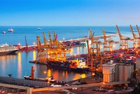 Chiến lược nhằm phát triển dịch vụ logistics Việt Nam đặt mục tiêu đến năm 2050 xây dựng được ít nhất 50 trung tâm dịch vụ logistics ngang tầm quốc tế.
