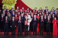 Tổng Bí thư Tô Lâm trao Quyết định cho Ban chấp hành Đảng bộ TP.HCM khóa mới