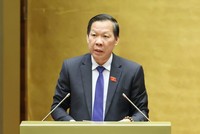 Chủ nhiệm Uỷ ban Kinh tế và Tài chính Phan Văn Mãi trình bày báo cáo thẩm tra. Ảnh: Duy Linh. 