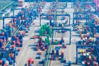 Quang cảnh cảng hàng hóa tại tỉnh Giang Tô, Trung Quốc. Ảnh: THX/TTXVN