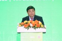 Phó thủ tướng Nguyễn Chí Dũng phát biểu chỉ đạo tại Lễ khai mạc Triển lãm Công nghiệp bán dẫn Việt Nam 2025. Ảnh: Đức Minh