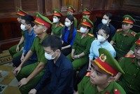 Các bị cáo tại toà.