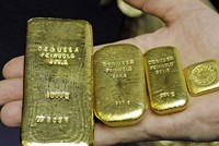 Bóc gỡ đường dây buôn lậu vàng xuyên biên giới 