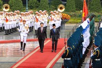 Ủy viên Bộ Chính trị, Chủ tịch nước Lương Cường chủ trì lễ đón Quốc vương Brunei Darussalam Haji Hassanal Bolkiah. Ảnh: Đức Thanh