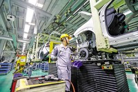 Tỷ trọng công nghệ cao còn thấp, ngay cả của các doanh nghiệp có vốn đầu tư nước ngoài. Ảnh: Đức Thanh 