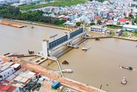 Dự án chống ngập 10.000 tỷ đồng đã thi công được hơn 90% khối lượng công việc nhưng phải tạm dừng do gặp vướng mắc.