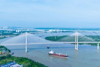 Toàn cảnh cầu Bình Khánh.