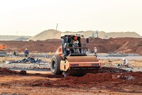 Huy động và sử dụng hiệu quả các nguồn lực đầu tư, nhất là đầu tư công sẽ giúp đạt mục tiêu tăng trưởng 2 con số. Ảnh: Đức Thanh 