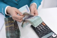 Các ngân hàng đang nâng lãi suất huy động để gia cố thanh khoản