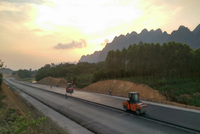 Thi công gói BTN.2-CT tại Km78+775-Km78+905 của Cao tốc Bắc Giang – Lạng Sơn