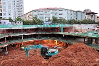 Nhà đầu tư thứ cấp là một trong những nguyên nhân gây nên tình trạng bất ổn trong giá sản phẩm, thậm chí có thể gây ra hiện tượng bong bóng bất động sản