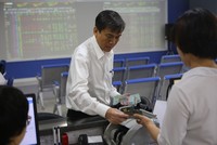 Nỗi lo doanh nghiệp “kiệm lời“