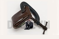 2 doanh nghiệp tạm ngừng bán hàng đa cấp