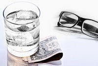 Thị trường ngoại hối quốc tế tháng 3: USD trở thành nơi trú ẩn mới 