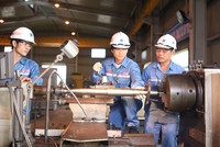 Đạm Cà Mau dừng máy để bảo dưỡng định kỳ