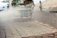 Nhờ duy trì kênh xuất khẩu, doanh nghiệp xi măng đã duy trì được sản xuất, giảm áp lực hàng tồn kho 