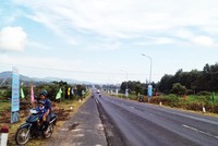 Dự án mở rộng Quốc lộ 1 đoạn qua Phú Yên mới bàn giao được 40% công địa