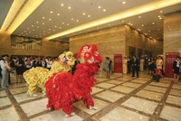 Chào cho thuê văn phòng lúc này là “hên-xui”